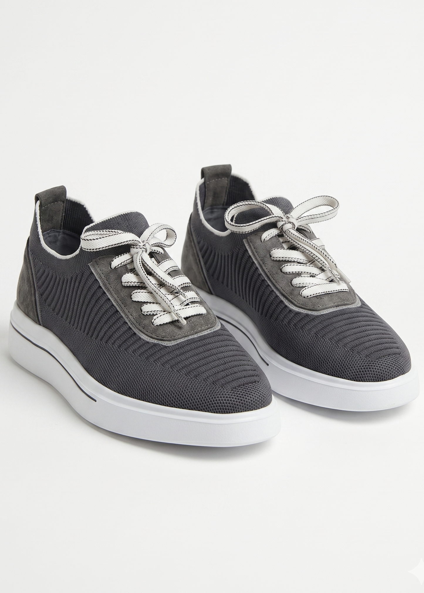 Comfortable Casual Gray Sneakers with Elastic Collar