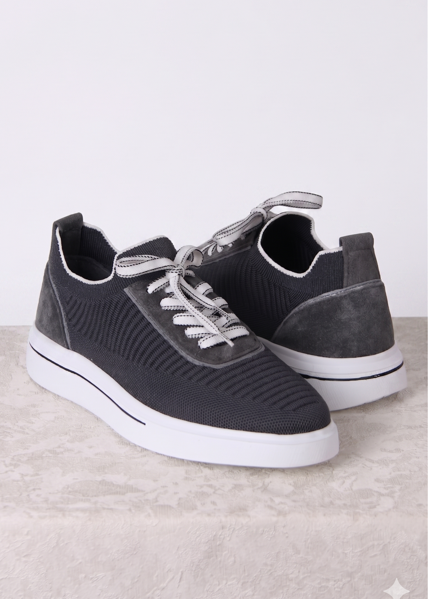 Comfortable Casual Gray Sneakers with Elastic Collar