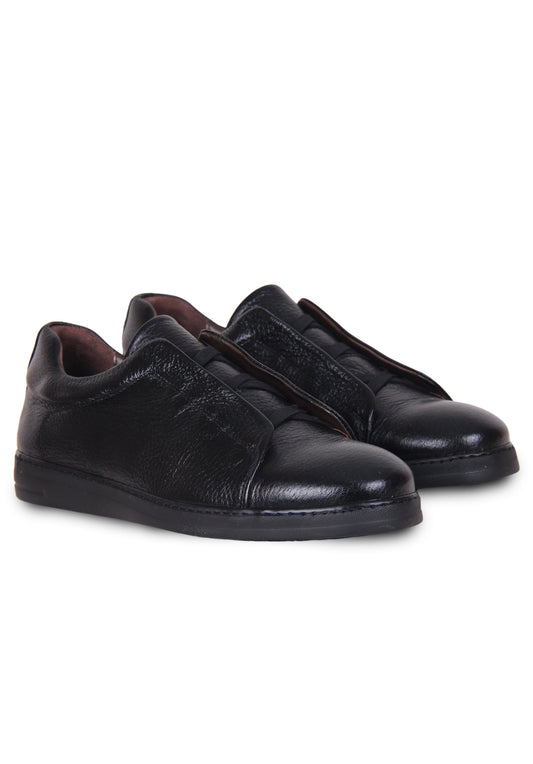 Black crossing elastics sneaker